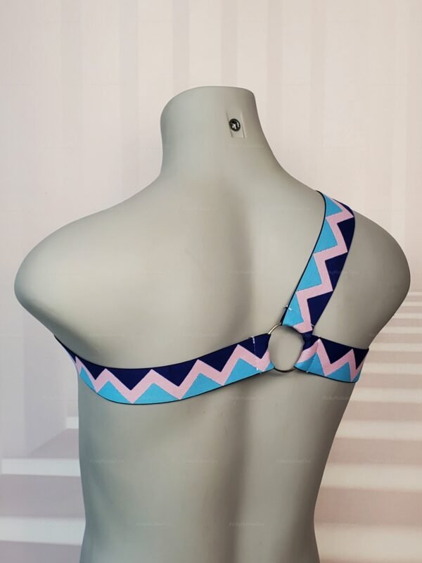 Elastic spandex harness with chevron pattern in pastel colors.