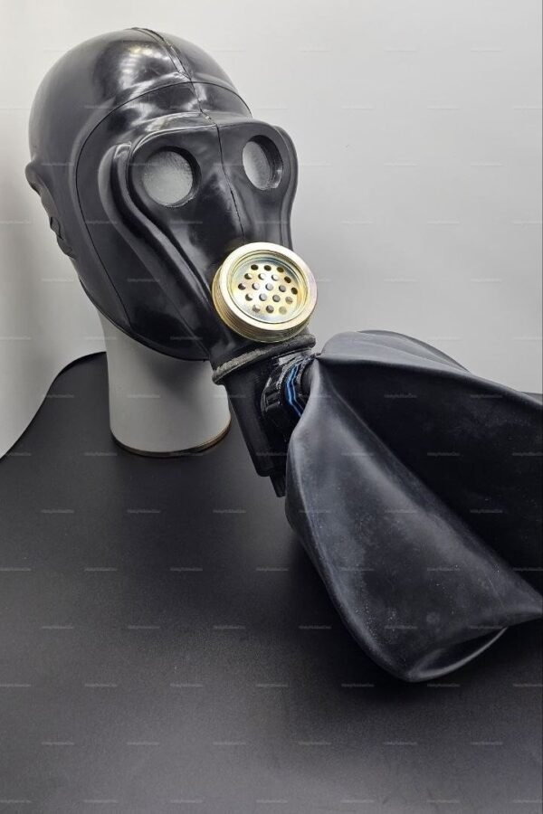 Dual-valve gas mask for breathplay, featuring sleek black rubber and metallic detailing, ideal for BDSM and cosplay enthusiasts.