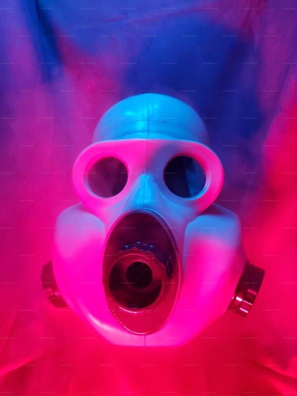 Black kink gas mask bundle with RD40 thread, featuring a glossy finish and an enigmatic silhouette.