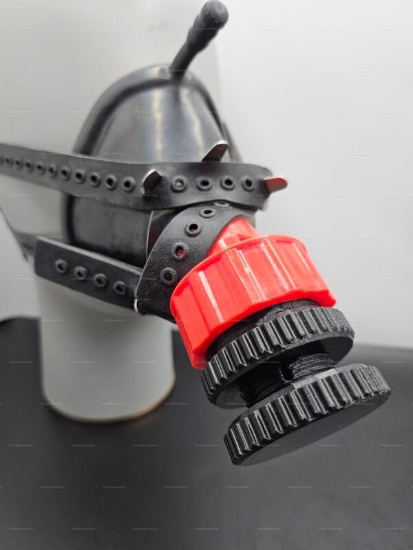 RD40mm thread mask with BRV bag hose featuring black and red components and adjustable straps.